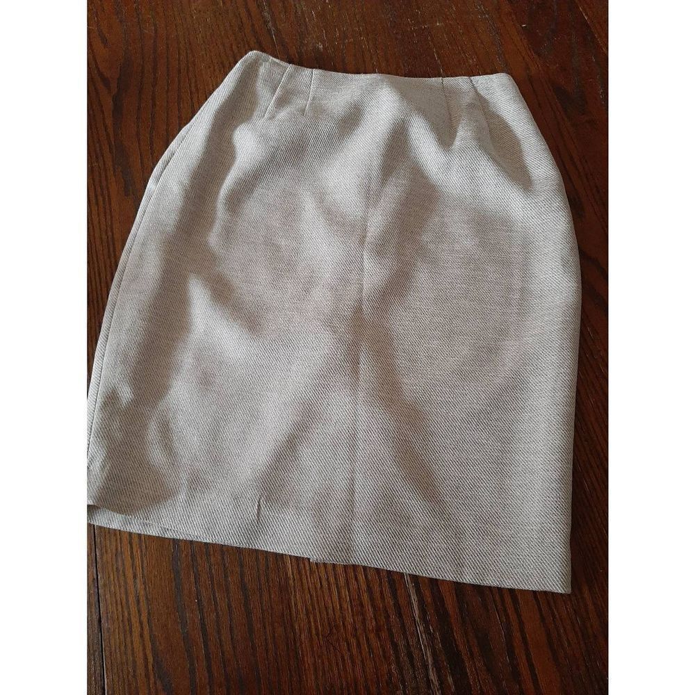 4P Petite Signature by Larry Levine Tan Ivory A Line Lined Skirt Rear Zip Slit